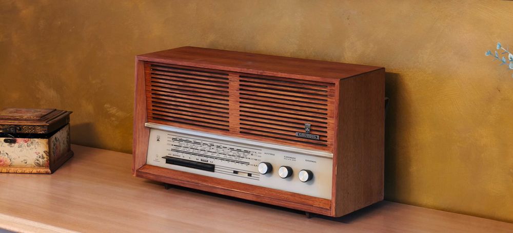 Radio vintage, lampi, Grundig RF 130 –  (1962–1968) – Funcțional
