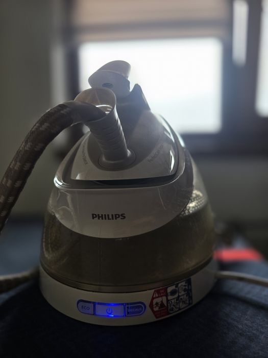 Statie de calcat PHILIPS PerfectCare Aqua Pro GC9410