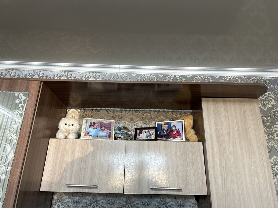Шкаф для гостиной  продается