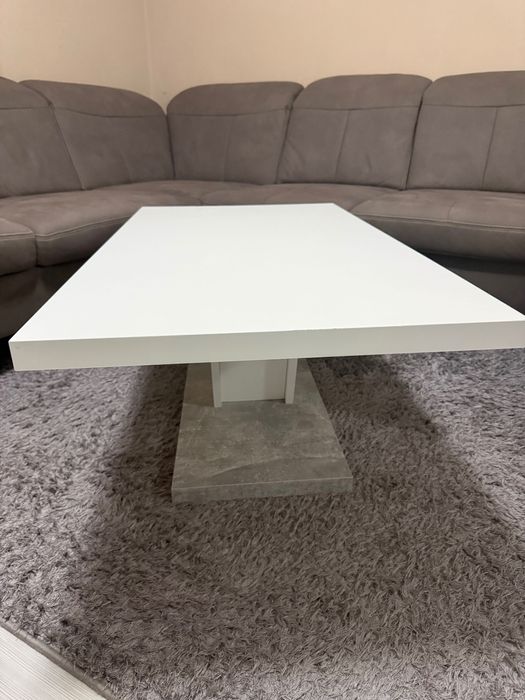 Холна маса - използвана,но в перфектно състояние