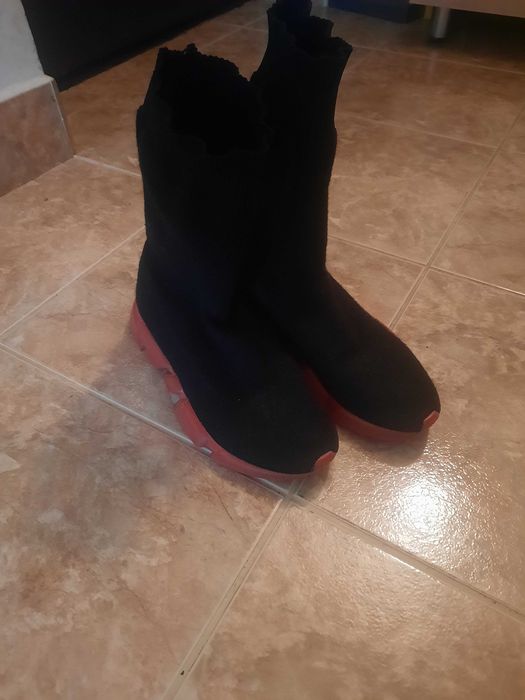 Adidas , încălțăminte sport