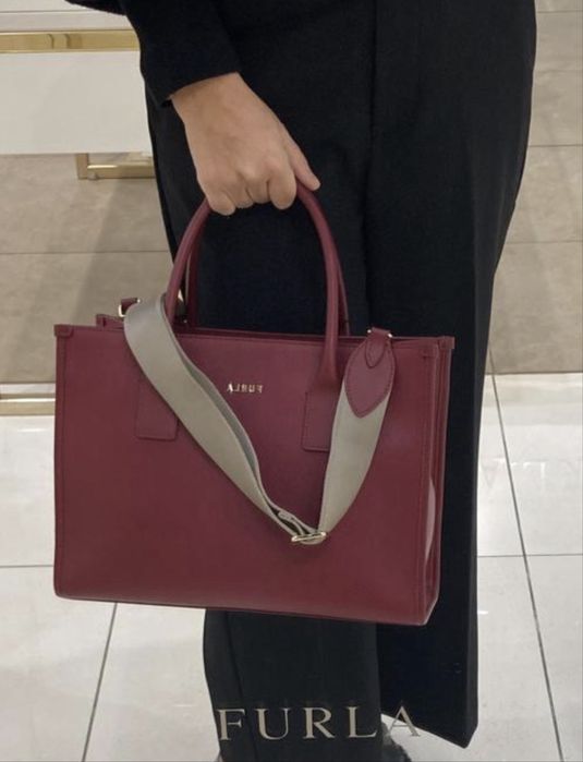 Голяма нова чанта Furla бордо