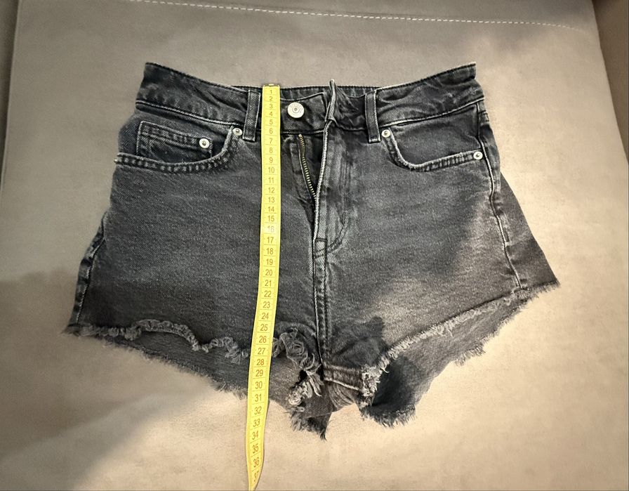 Шорты H&M черные / Bershka голубые