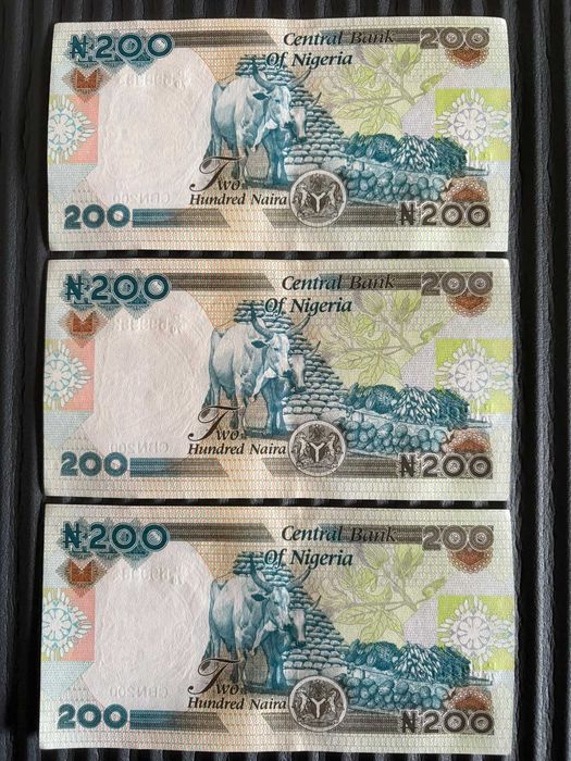 Bancnote "200 de naira nigerieni"