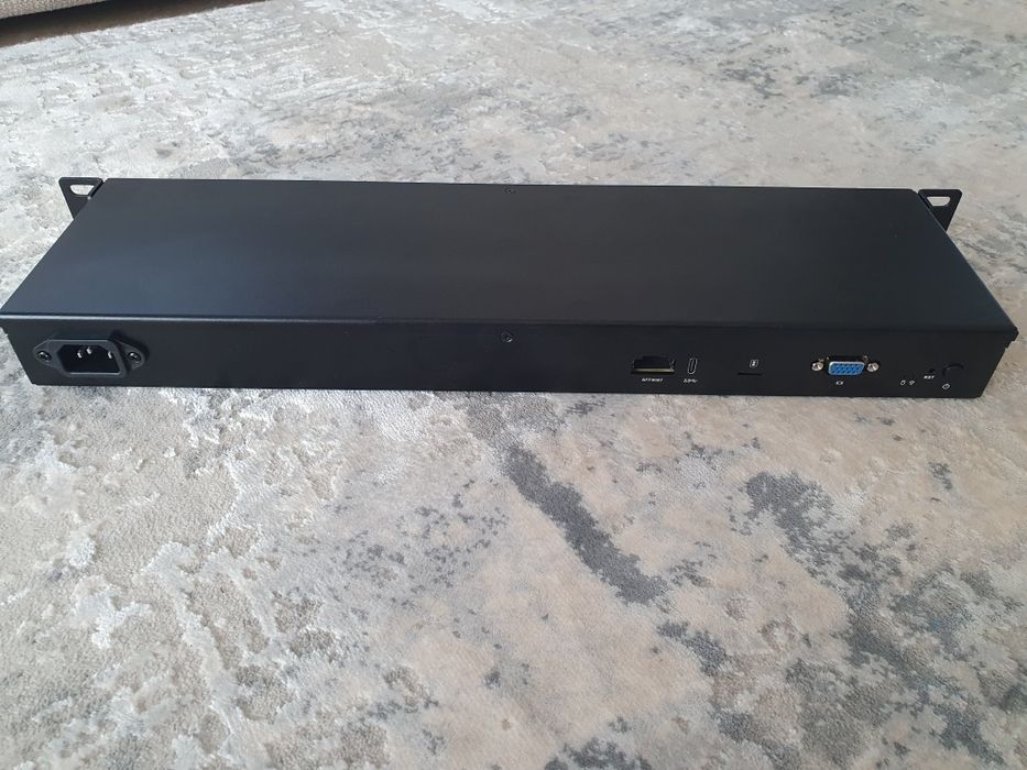 1U Server Low Power CPU 8x2.4Ghz 32GB DDR4, 5x2.5Gb RJ45 4x10GbE SFP+