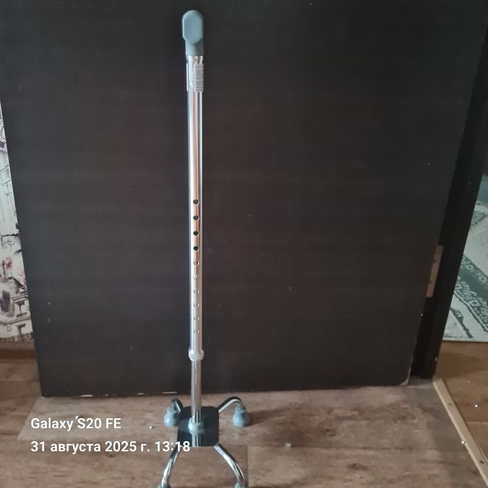 Продам костыль новый