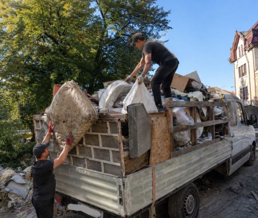 Debarasari apartamente mobila veche  poduri  beciuri  si ori ce fel de spatii