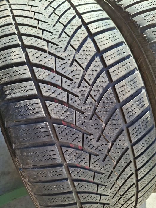 2 Anvelope  de iarnă 225 50 r17 Semperit