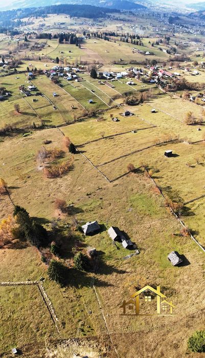 Casa batraneasca si teren