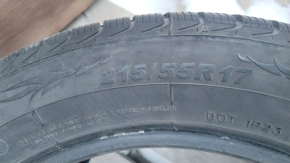 Продается резина липучка 215/55R17