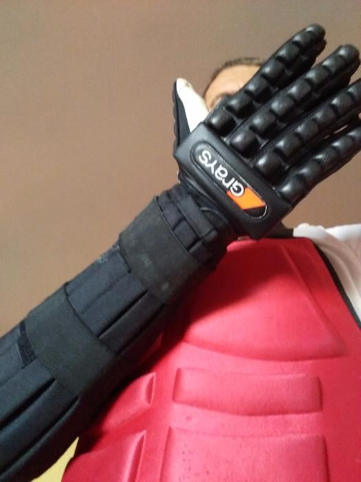 ръкавици предпазни + нагръдник за бой с ножове или пръчки