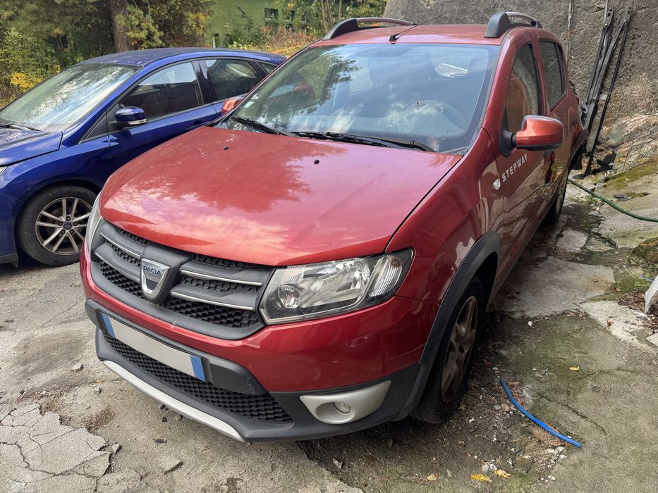 Dacia Sandero Stepway - 1.5dci - 90cp - 2013 - usor avariat