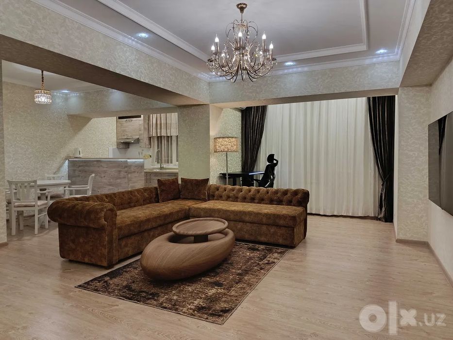Сдаётся 2-комн метро Космонавтов, Цум, 70 м²