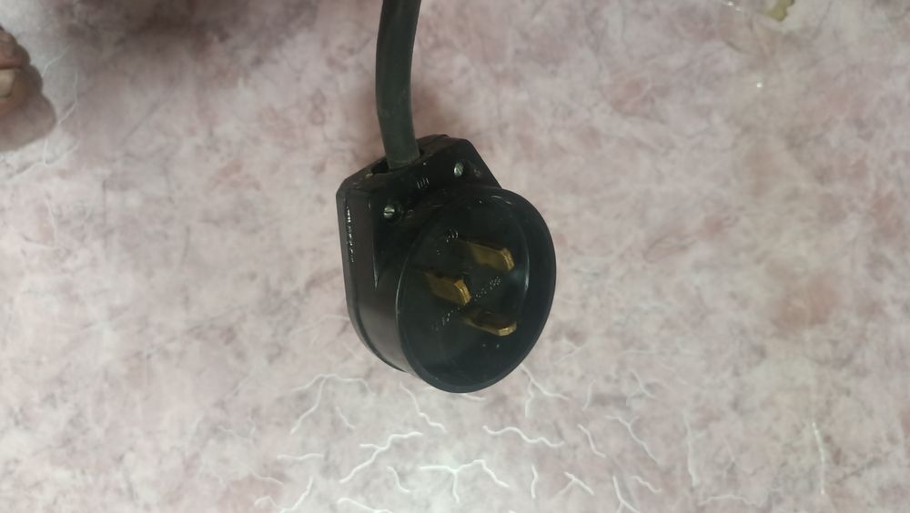 Продам индукционную плиту Hansa