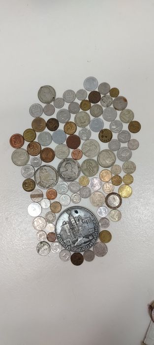 МОНЕТЫ РАЗНЫЕ За всё пятьсот тысяч сум