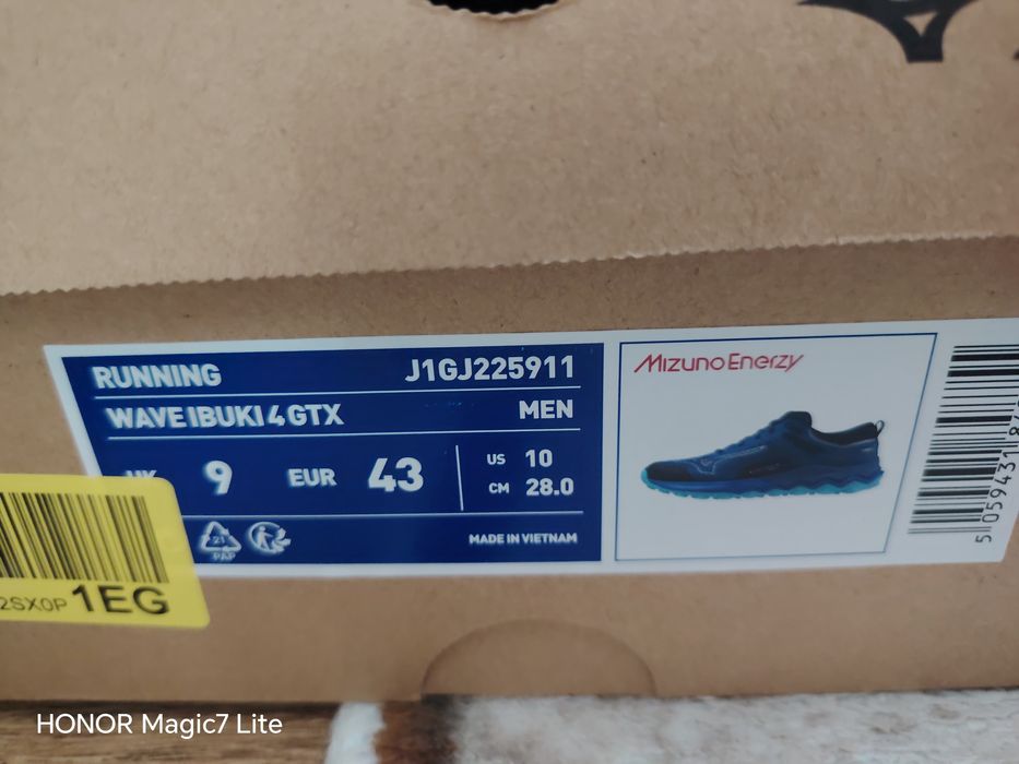 Mizuno ibuki gore-tex