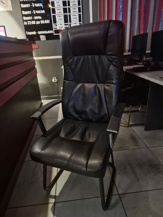 Продам стулья офисные