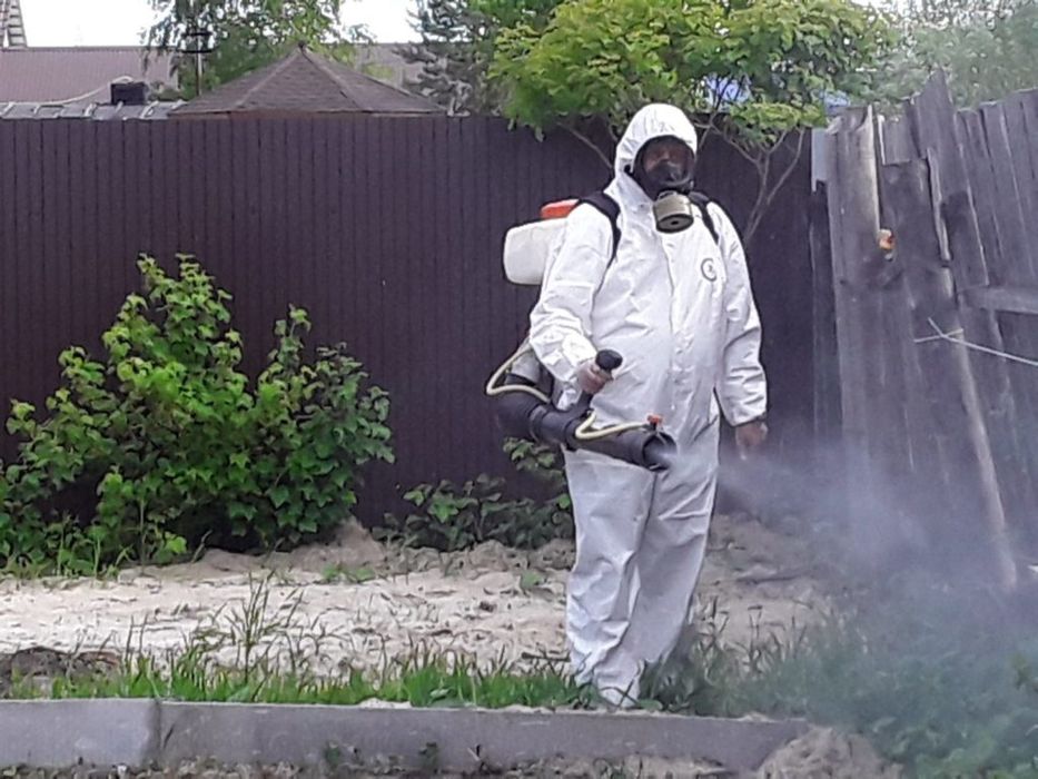 Обработка участков от клещей.