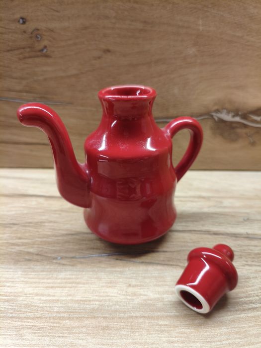Керамический чайник Zara Home в красном цвете