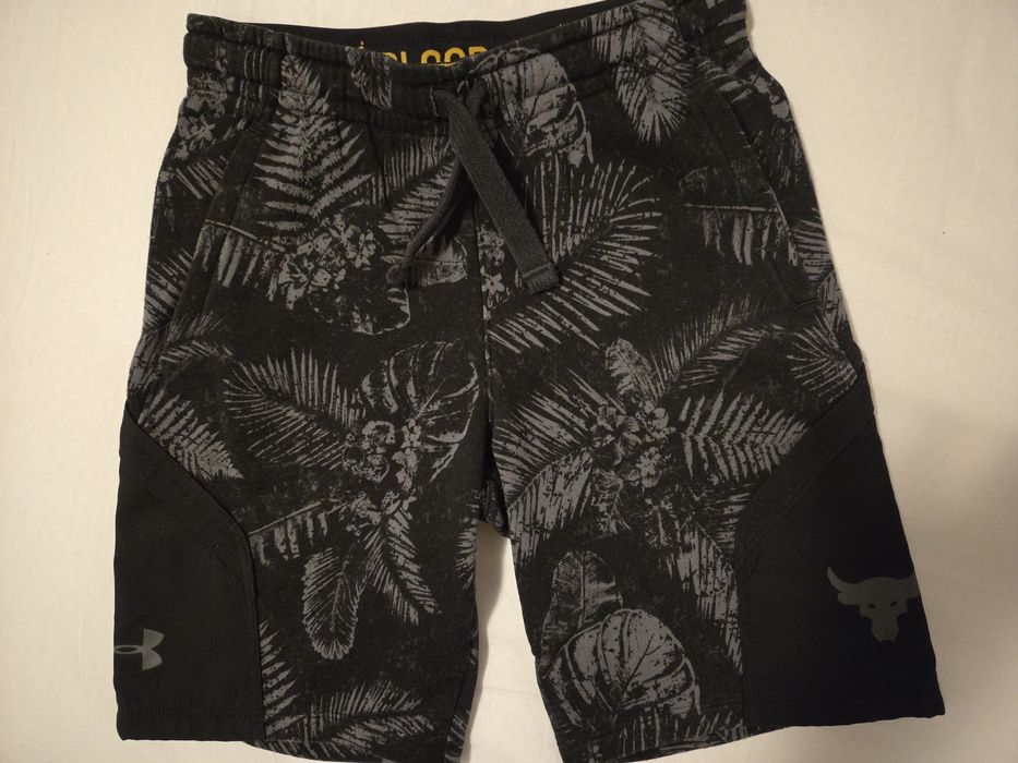 Pantaloni scurți băieți, 8-10 ani, Under Armour, ca noi
