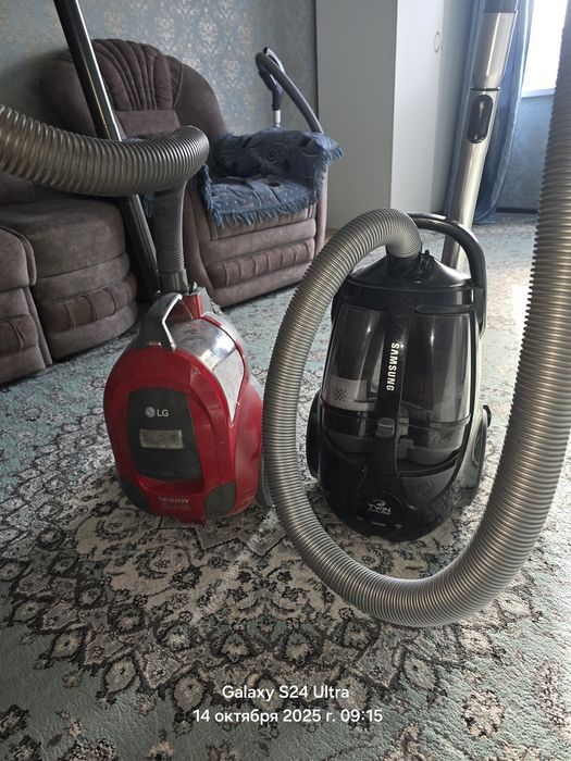 Продам два пылесоса