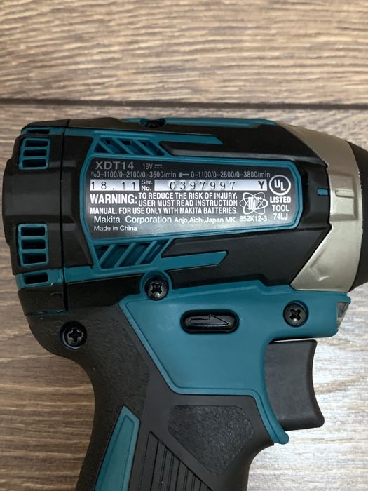 Шуруповёрт MAKITA XDT13