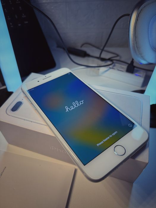 iPhone 8 Plus В идеальном состояние