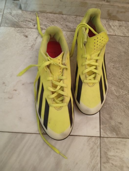 Стоножки Адидас в добро състояние.