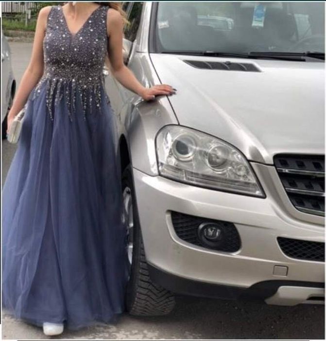 Бална рокля. Опушено син цвят.