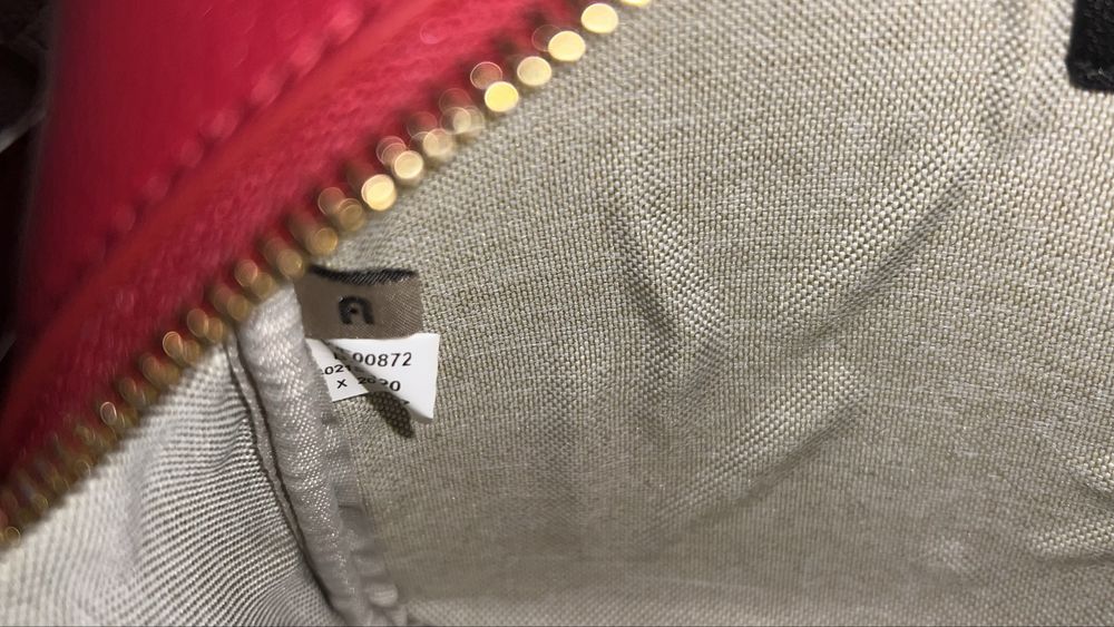 Чанти FURLA SOFIA.Топ цена.100% oригинал,със сериен номер,етикети