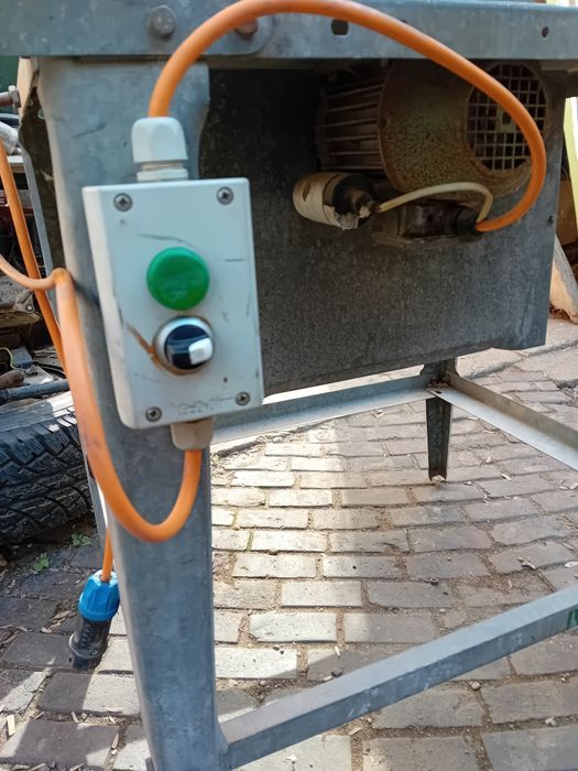 Circular cu masa Elektra Bekum