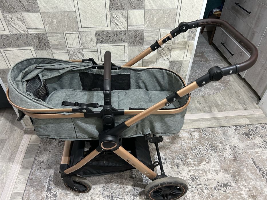 Продам коляску belecoo