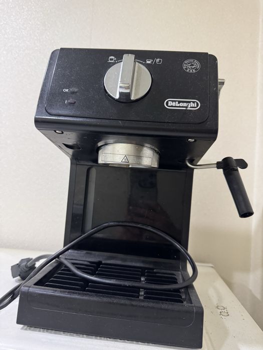 Продам кофе машину Delonghi