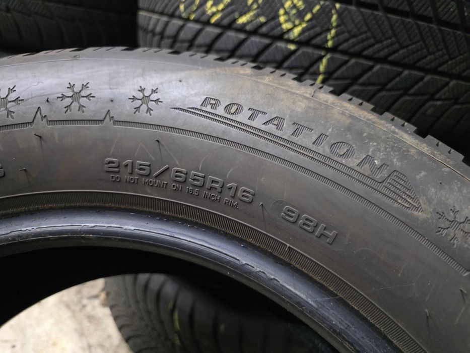 2бр Зимни гуми 215 65 16 - Dunlop