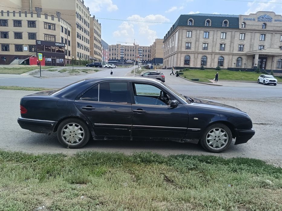 Продам Мерседес ,W210