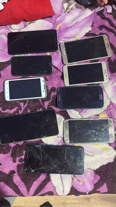 vand telefoane de piese