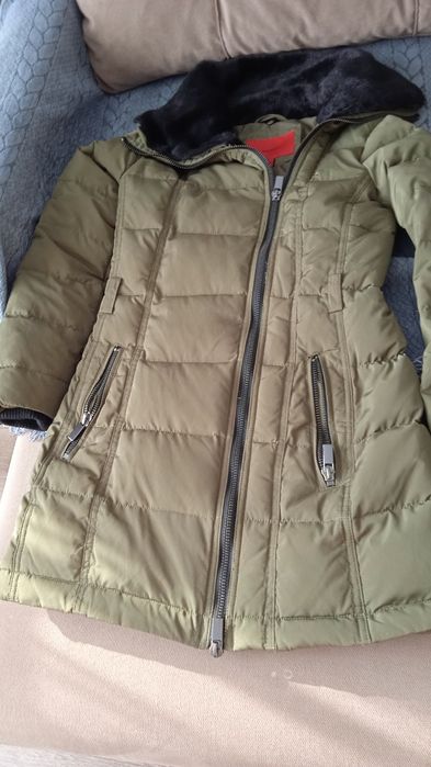 Продам женские куртки