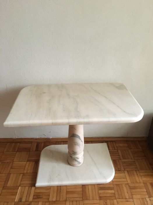 Masa marmura , marmura de Ruschita