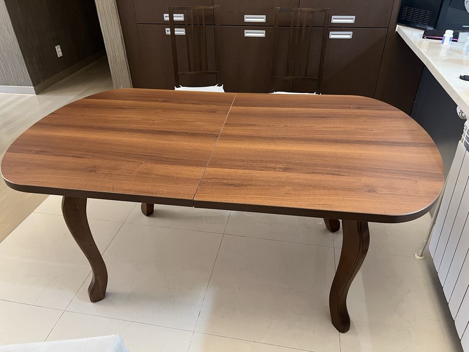 Продам стол для гостинной/кухни