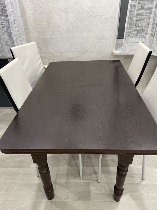 Деревянный Кухонный стол в отличном состоянии