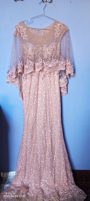 Вечерное платье с кароной