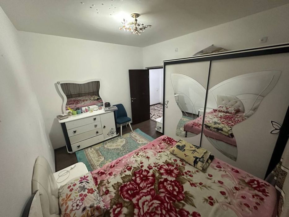 Gulbahor 3 xonali bo’lib to’lashga uy sotiladi boshiga 25 000$