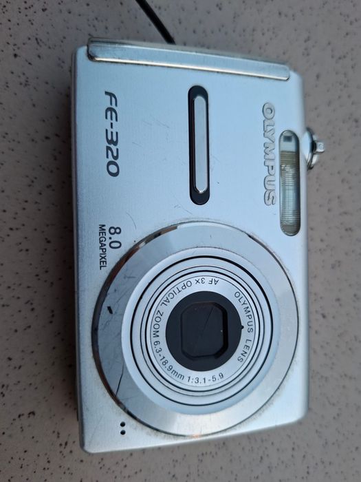 Aparat foto compact Olympus FE 230