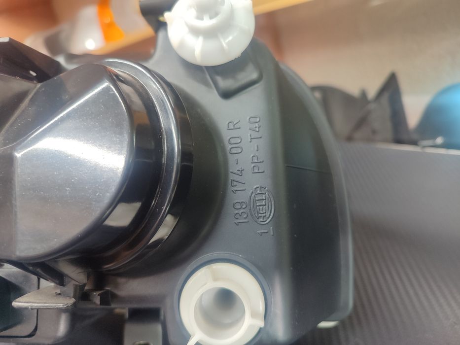 Фары на гольф 3 оригинал новый HELLA