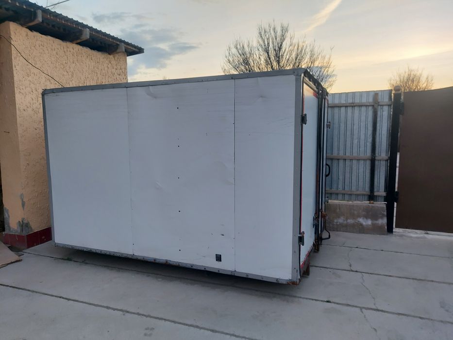 Продаю холодильник морозильник кунг