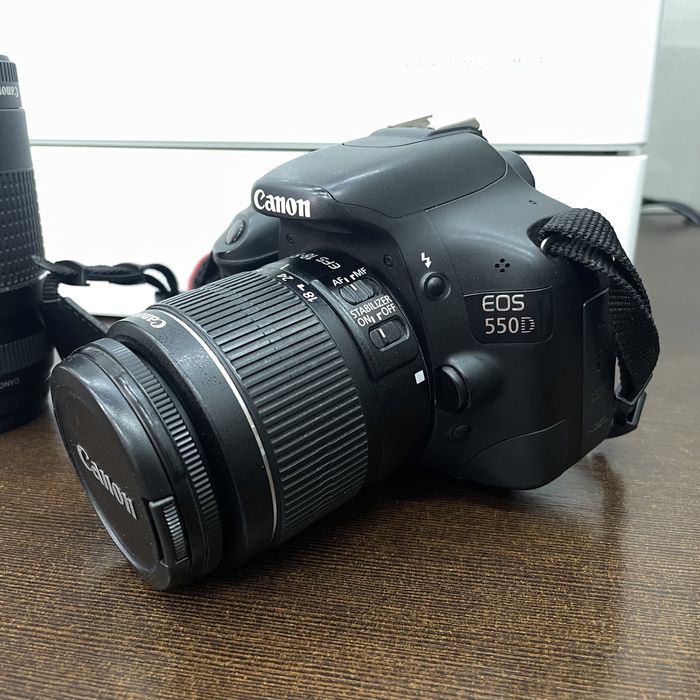 Фотоаппарат Canon eps 550D
