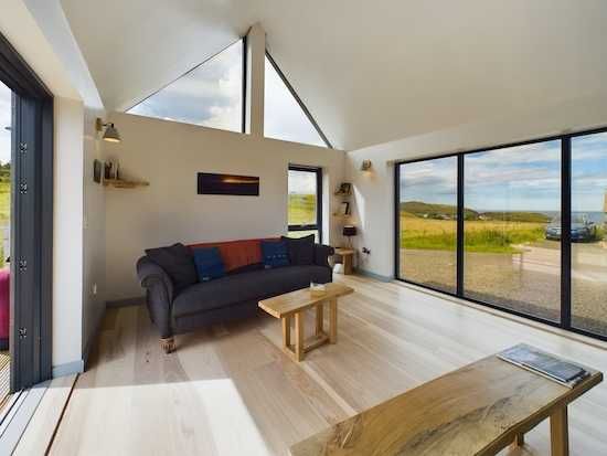 360 градусово видеозаснемане _ планове на обекти_корекции с ИИ