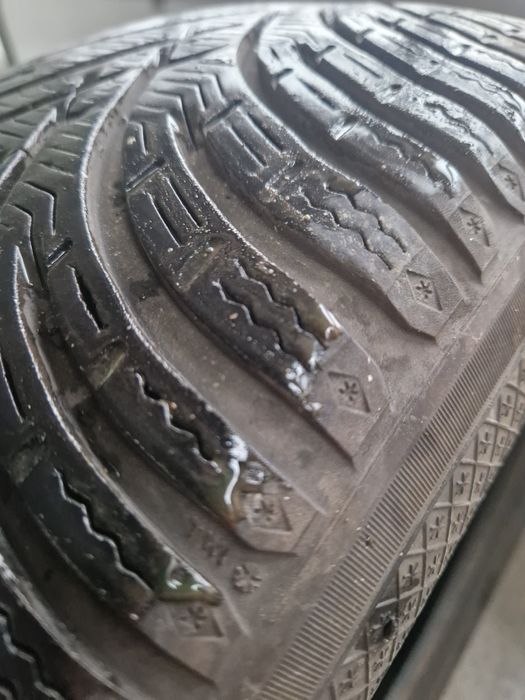 Anvelope de iarnă 215 55 17