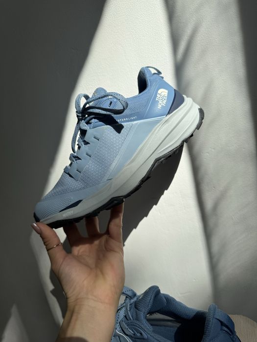 The north face кроссовки.