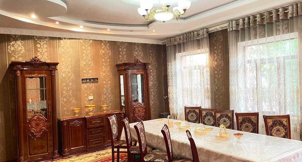Самарканд ш.СамГаси худудида жойлашган 5 хонали ховли сотувда